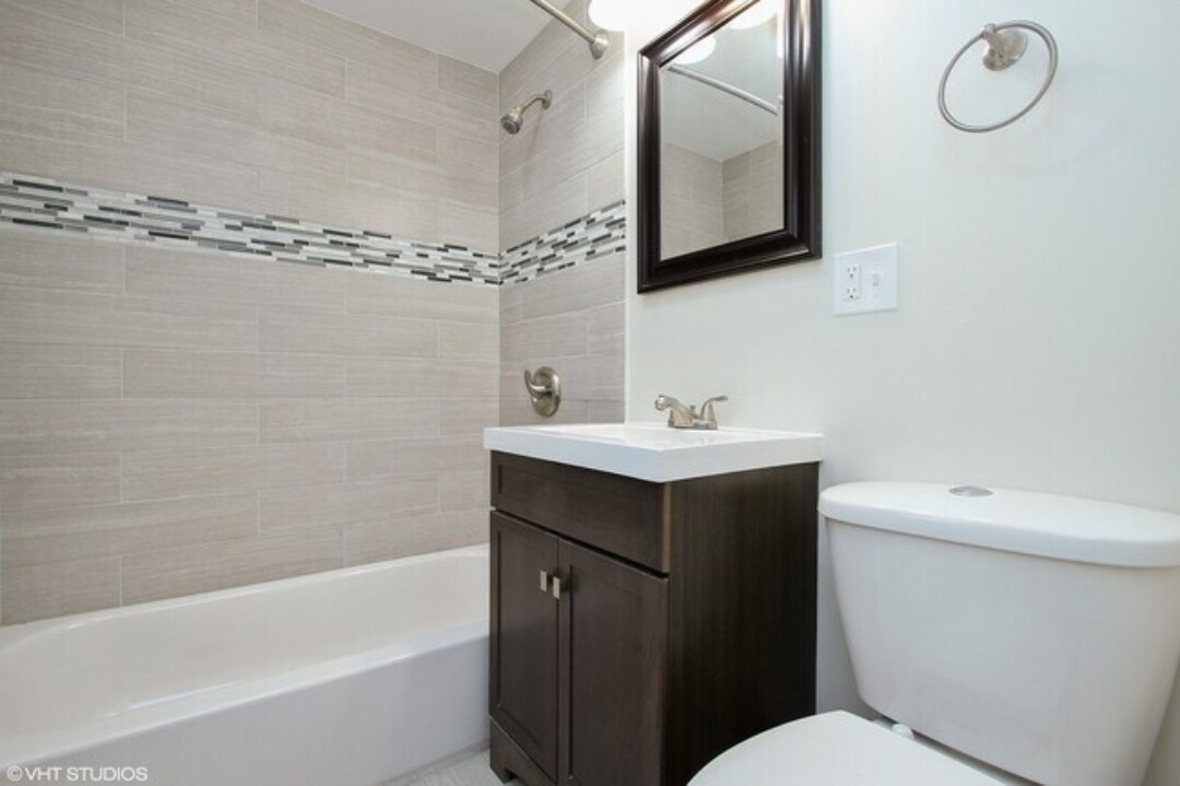 6225 S Indiana Ave in Chicago, IL - Building Photo