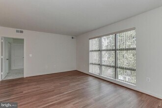 905 N Jackson St in Arlington, VA - Foto de edificio - Building Photo
