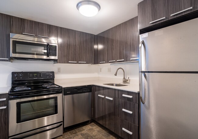 465 Centre St, Unit 101