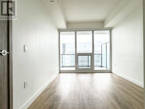 85-3685 McMahon Dr in Toronto, ON - Building Photo - Building Photo