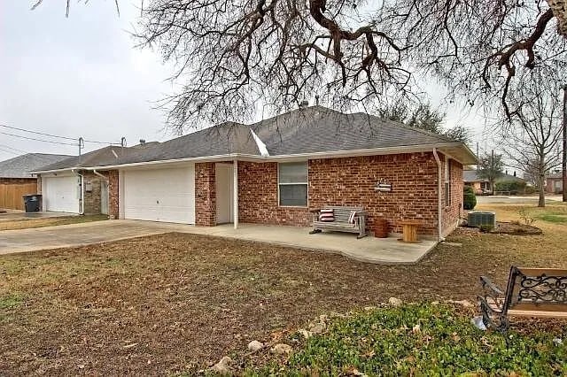 1241 Buttercup Ln in New Braunfels, TX - Foto de edificio - Building Photo