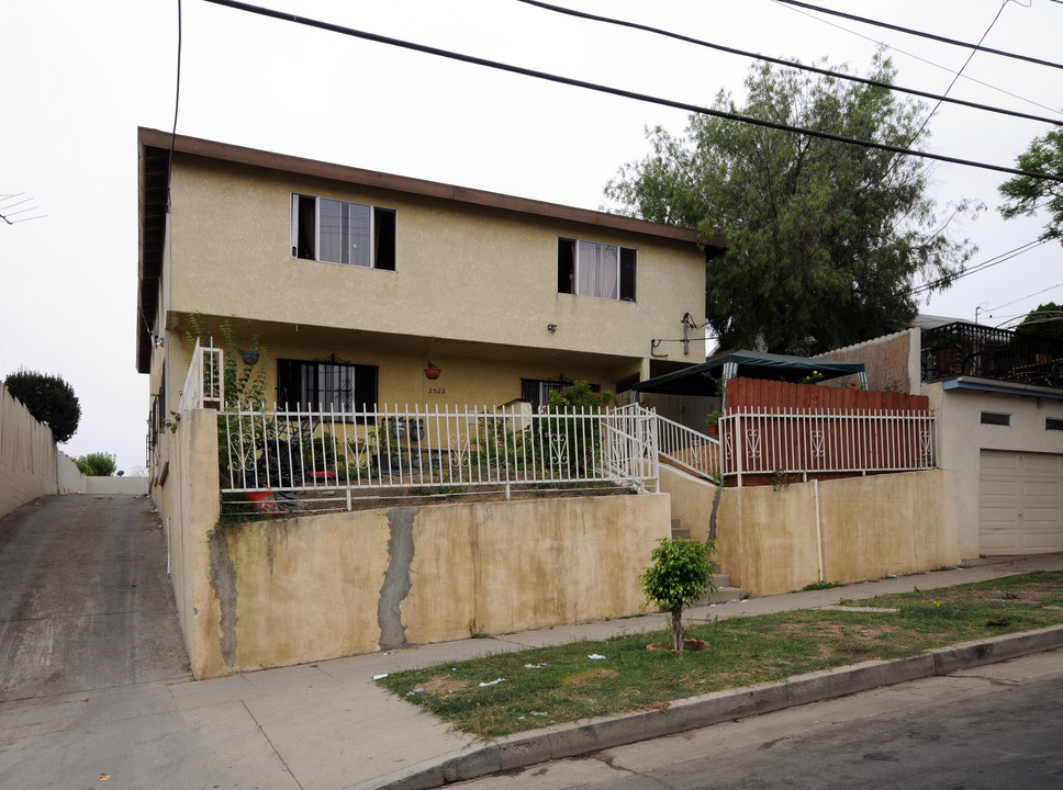 2522-2526 Alcazar St in Los Angeles, CA - Building Photo