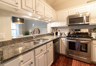 240 Renaissance Pkwy NE, Unit 307 in Atlanta, GA - Building Photo - Building Photo