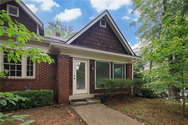 1656 Hosea L Williams Dr SE in Atlanta, GA - Building Photo - Building Photo