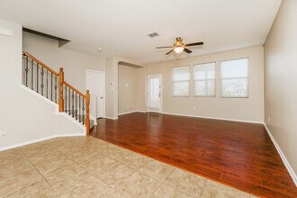 3103 Thunder Gulch in San Antonio, TX - Building Photo - Building Photo