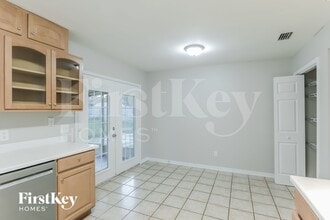 2391 Stonebridge Dr in Orange Park, FL - Foto de edificio - Building Photo