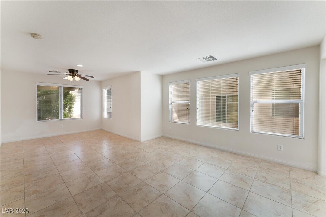 9076 Amanda Creek Ct in Las Vegas, NV - Building Photo