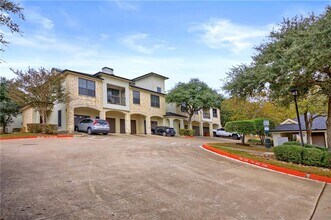 7701 Rialto Blvd in Austin, TX - Building Photo - Building Photo