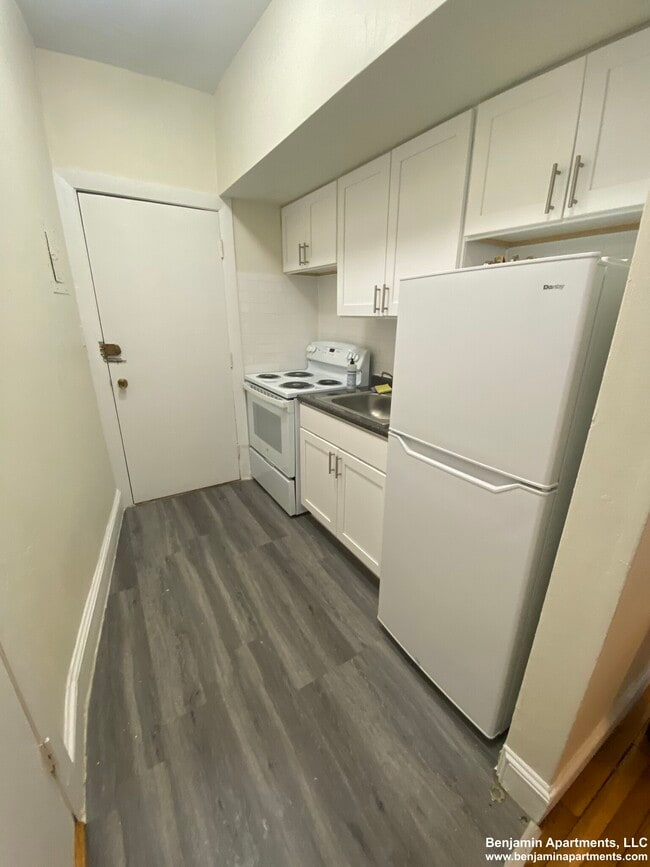 33 Lancaster Terrace, Unit 206 in Brookline, MA - Building Photo - Building Photo