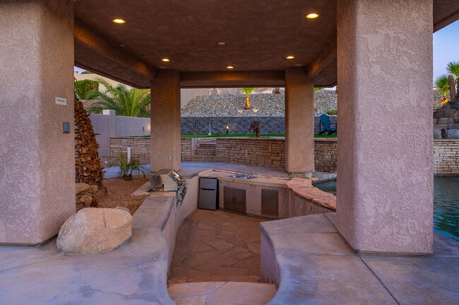 2270 Souchak Dr in Lake Havasu City, AZ - Building Photo - Building Photo