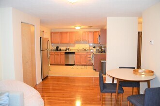 110 Babcock St in Brookline, MA - Building Photo - Building Photo