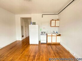 270 Huntington Ave, Unit 201 in Boston, MA - Building Photo