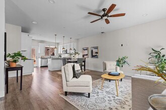 5965 Hilltop Dr in Carmichael, CA - Building Photo - Building Photo
