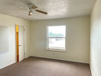 West Oaks Apartments photo'