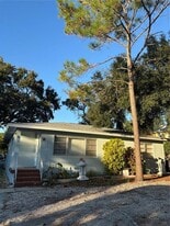 1102 Sunset Point Rd in Clearwater, FL - Building Photo