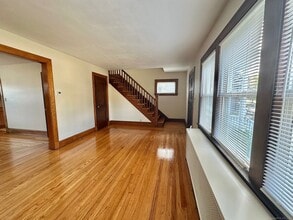 93 Kimberly Ave in East Haven, CT - Building Photo - Building Photo