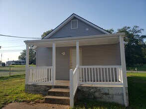 2448 W Fair Ave in Lancaster, OH - Foto de edificio - Building Photo