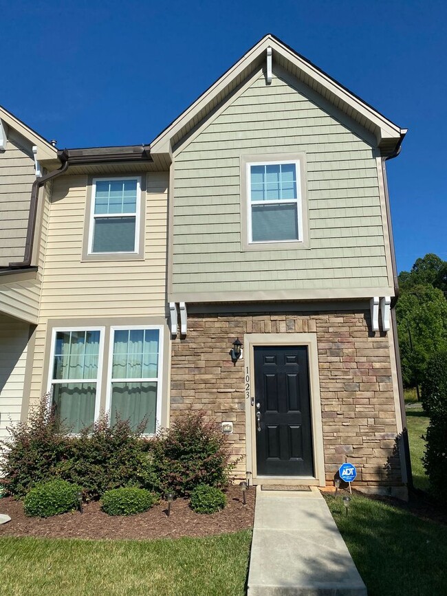 property at 1023 Kenross Dr
