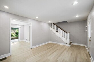 1939 Fairland St in Pittsburgh, PA - Building Photo - Building Photo