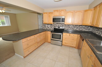 32 N Main St in Glen Ellyn, IL - Building Photo - Building Photo