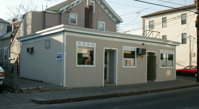 148-152 Washington St