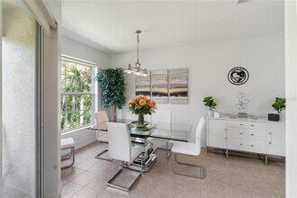 6989 Prosperity Cir in Sarasota, FL - Building Photo - Building Photo