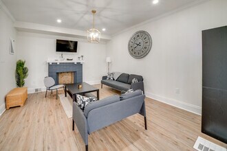 2633 Broadway Ave in Pittsburgh, PA - Building Photo - Building Photo