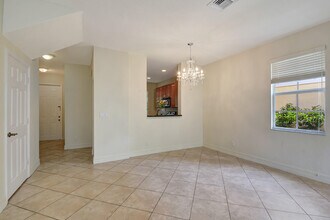 1125 NW 18th Ave in Boca Raton, FL - Building Photo - Building Photo
