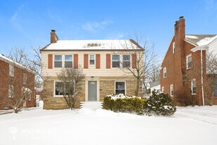 2371 Loyola Rd in University Heights, OH - Building Photo