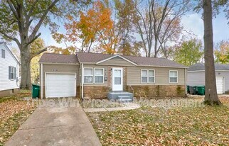 10128 Ashbrook Dr in St. Louis, MO - Building Photo