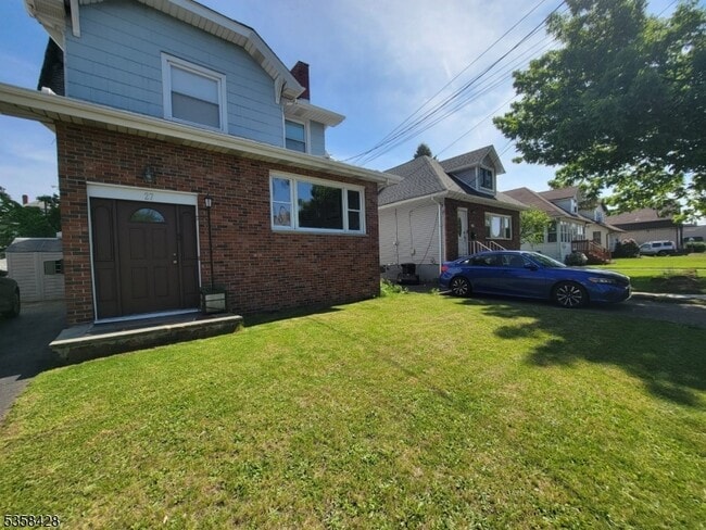 27 Barrington Ave in Clifton, NJ - Building Photo - Building Photo