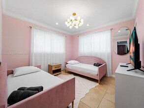 1761 NE 52nd St in Oakland Park, FL - Building Photo - Building Photo