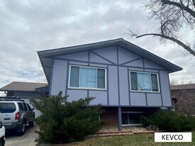900 Timber Ln in Fort Collins, CO - Building Photo