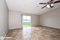 1906 NW 18th Terrace in Cape Coral, FL - Foto de edificio - Building Photo