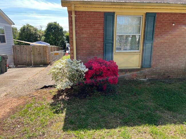 4832 Holbrook Dr in Charlotte, NC - Building Photo - Building Photo