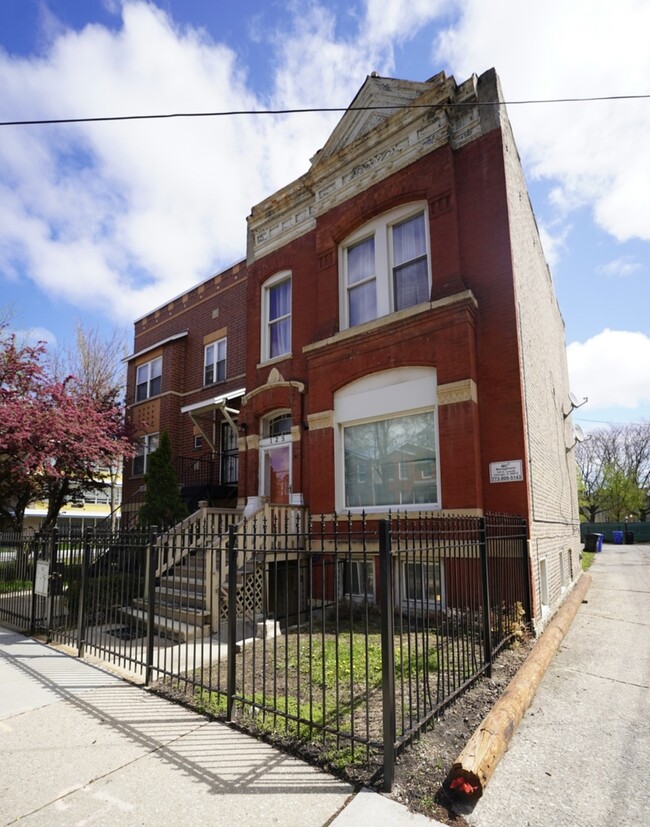 property at 125 S Leavitt St