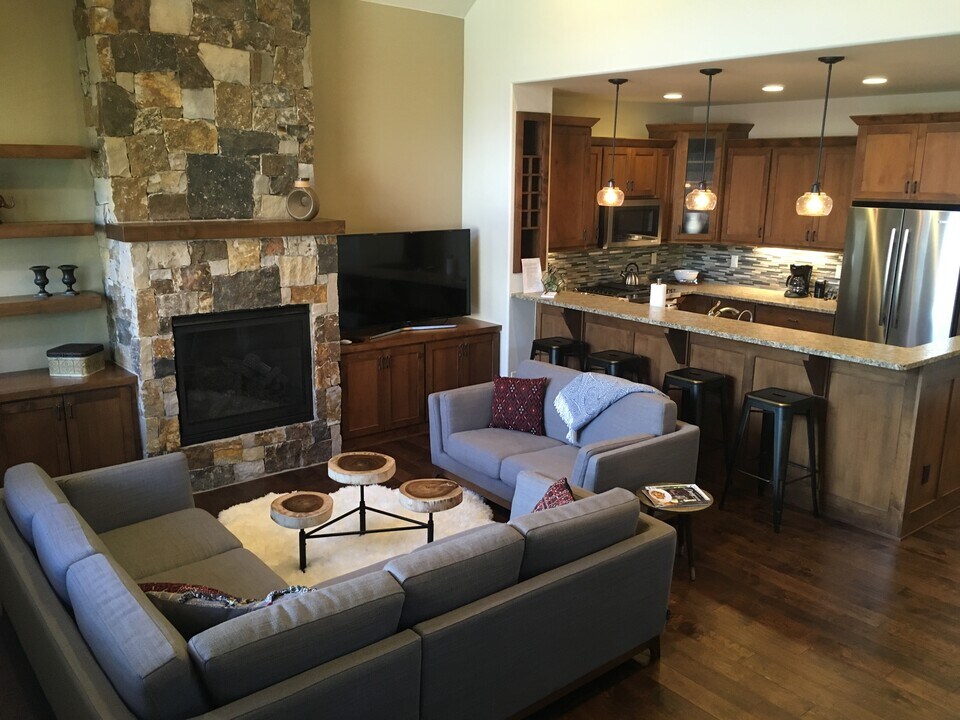 635 Clermont Cir in Steamboat Springs, CO - Building Photo