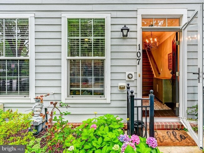107 Meridian Ln in Baltimore, MD - Building Photo - Building Photo