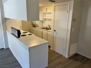 1351 Dorothy Ave in Las Vegas, NV - Building Photo - Building Photo