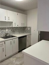 20760 NE 4th Ct, Unit 207 in Miami, FL - Building Photo - Building Photo