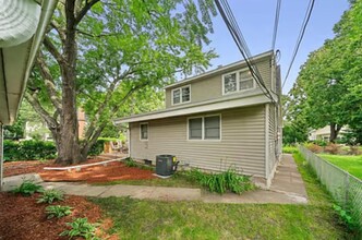 1748 Sheridan Ave in St. Paul, MN - Foto de edificio - Building Photo