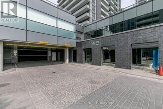 65 Oneida Crescent in Richmond Hill, ON - Building Photo - Building Photo