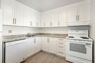 No Last Month's Rent DepositAspen Village in Ottawa, ON - Building Photo - Building Photo