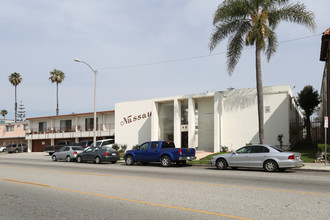 Nassau in Oxnard, CA - Building Photo - Building Photo