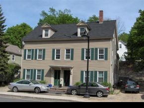 19 Exeter Rd in Newmarket, NH - Foto de edificio - Building Photo