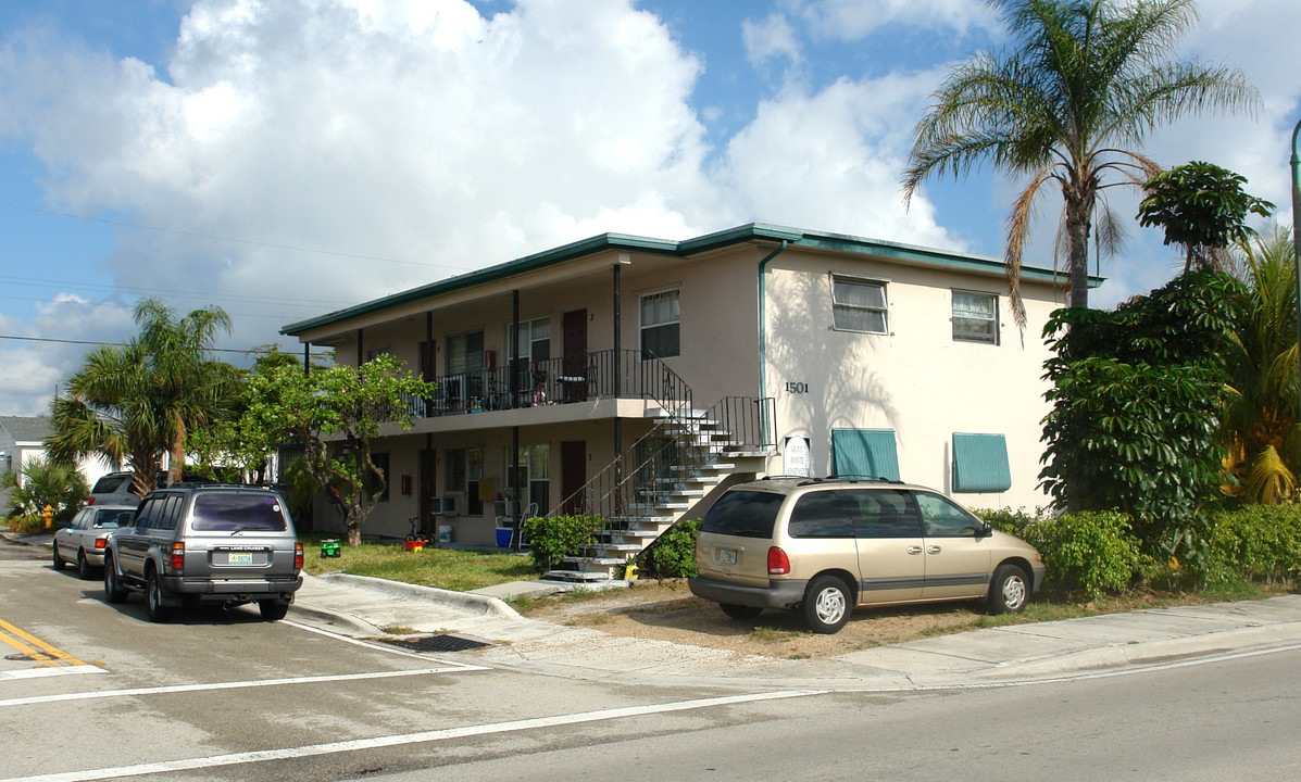 Grove Point Apartments in Lake Worth, FL - Building Photo