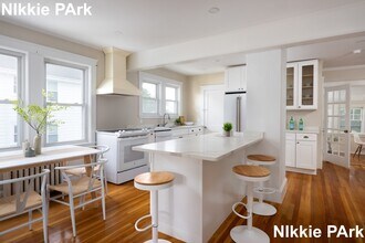 18 Winslow Rd, Unit 2 in Belmont, MA - Foto de edificio - Building Photo