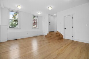 88 Chelsea St, Unit 86 Chelsea Street in Boston, MA - Building Photo