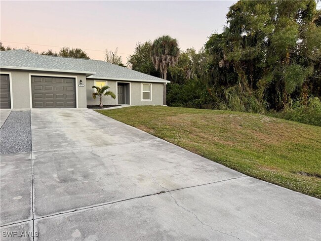 6016 Lacota Ave in Ft. Myers, FL - Building Photo - Building Photo