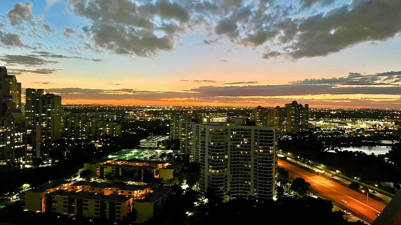 3500 Mystic Pointe Dr, Unit 3103 in Aventura, FL - Foto de edificio